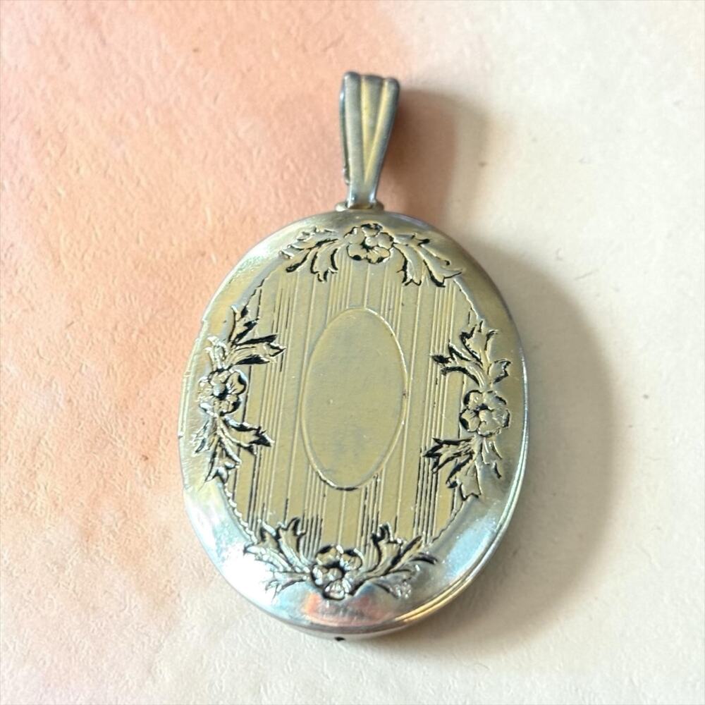 Art Deco Floral Locket Pendant Gold Tone Oval Photo Charm Necklace Fob